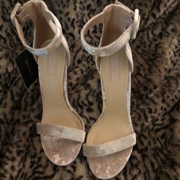 Heels - Picture 1 of 6